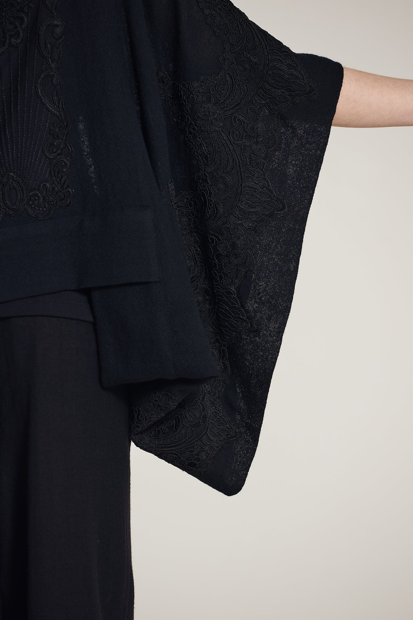 Mid-Sleeve Jacket With Lace