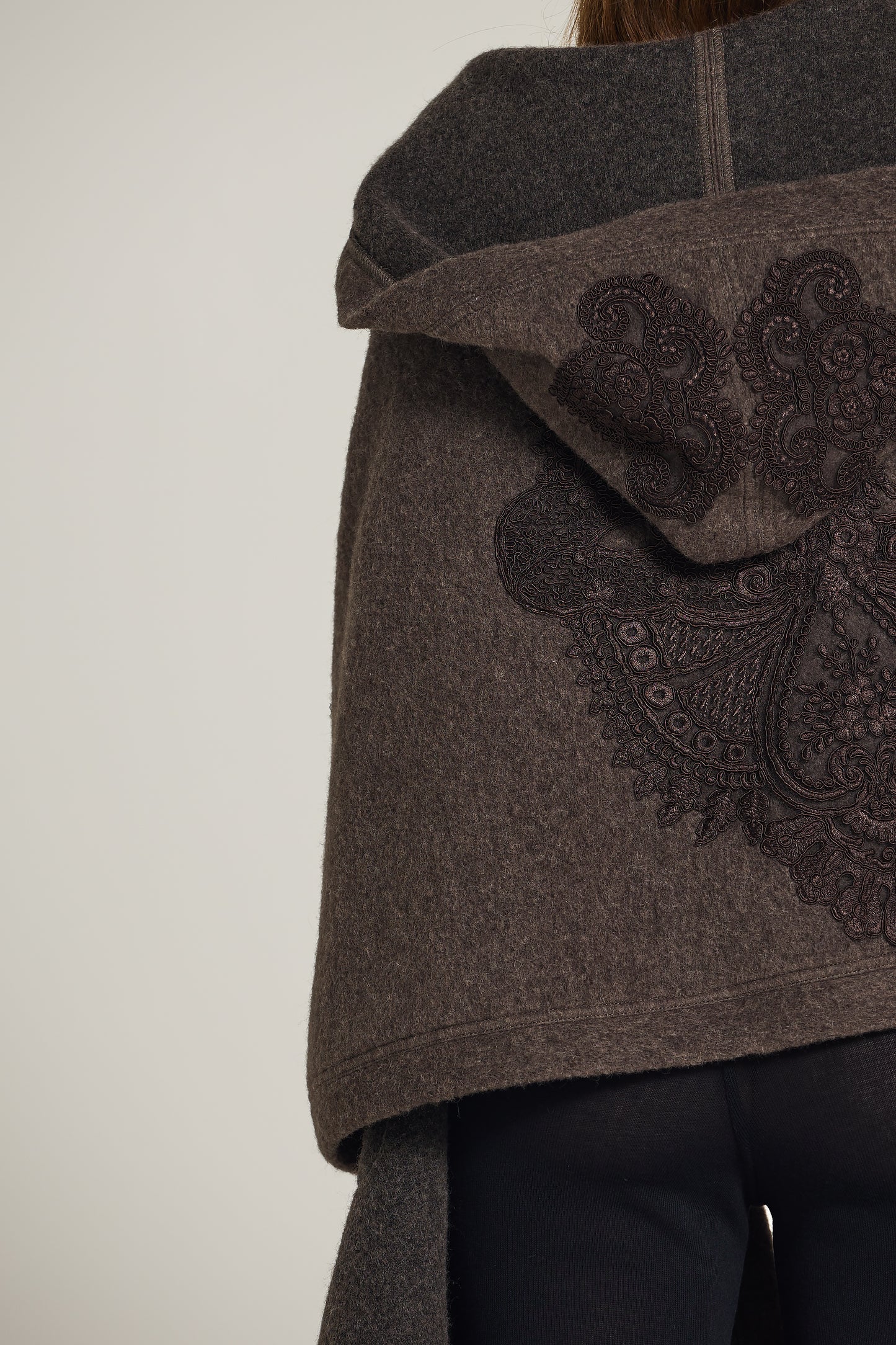 Asymmetrical Stola With Lace