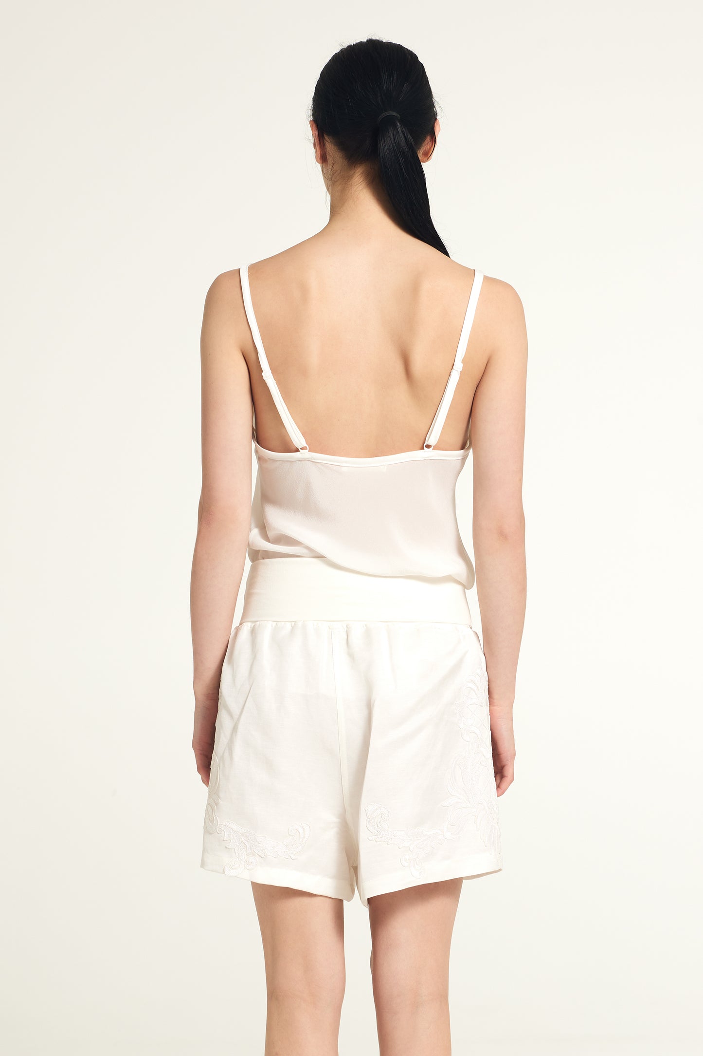 Wide shorts with lace