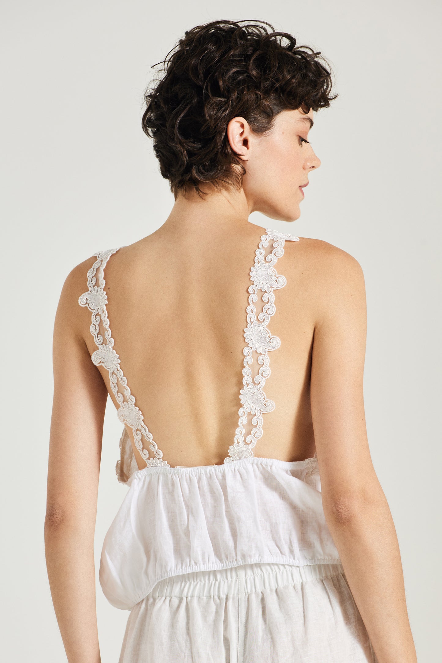 Sleeveless Top With Bottom Elastic