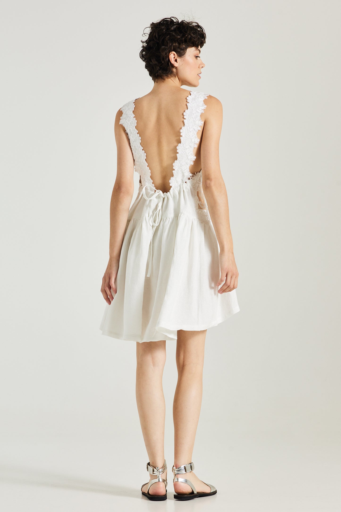 Dress With Middle Lace And Open Back