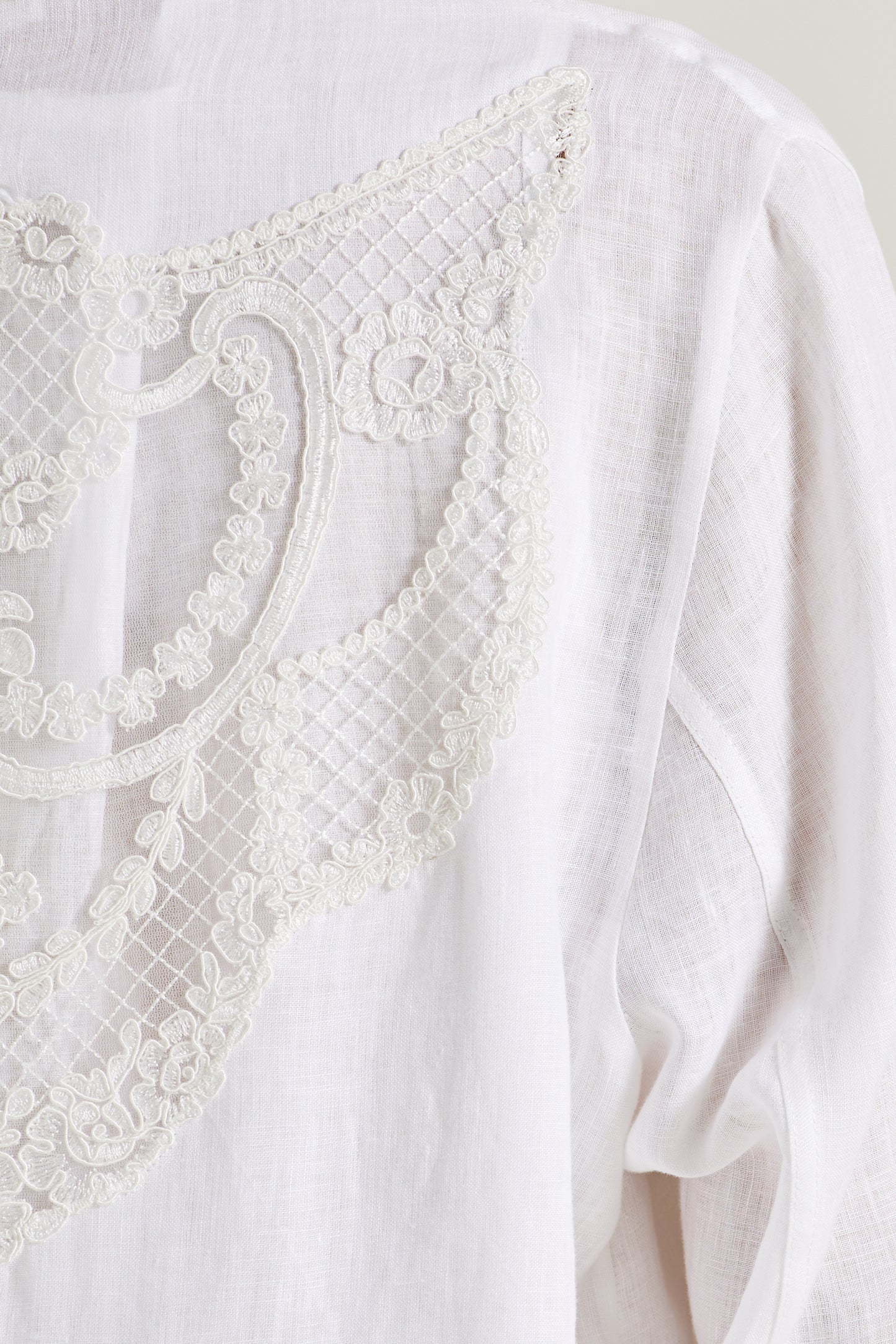 Linen Kimono With Lace Details