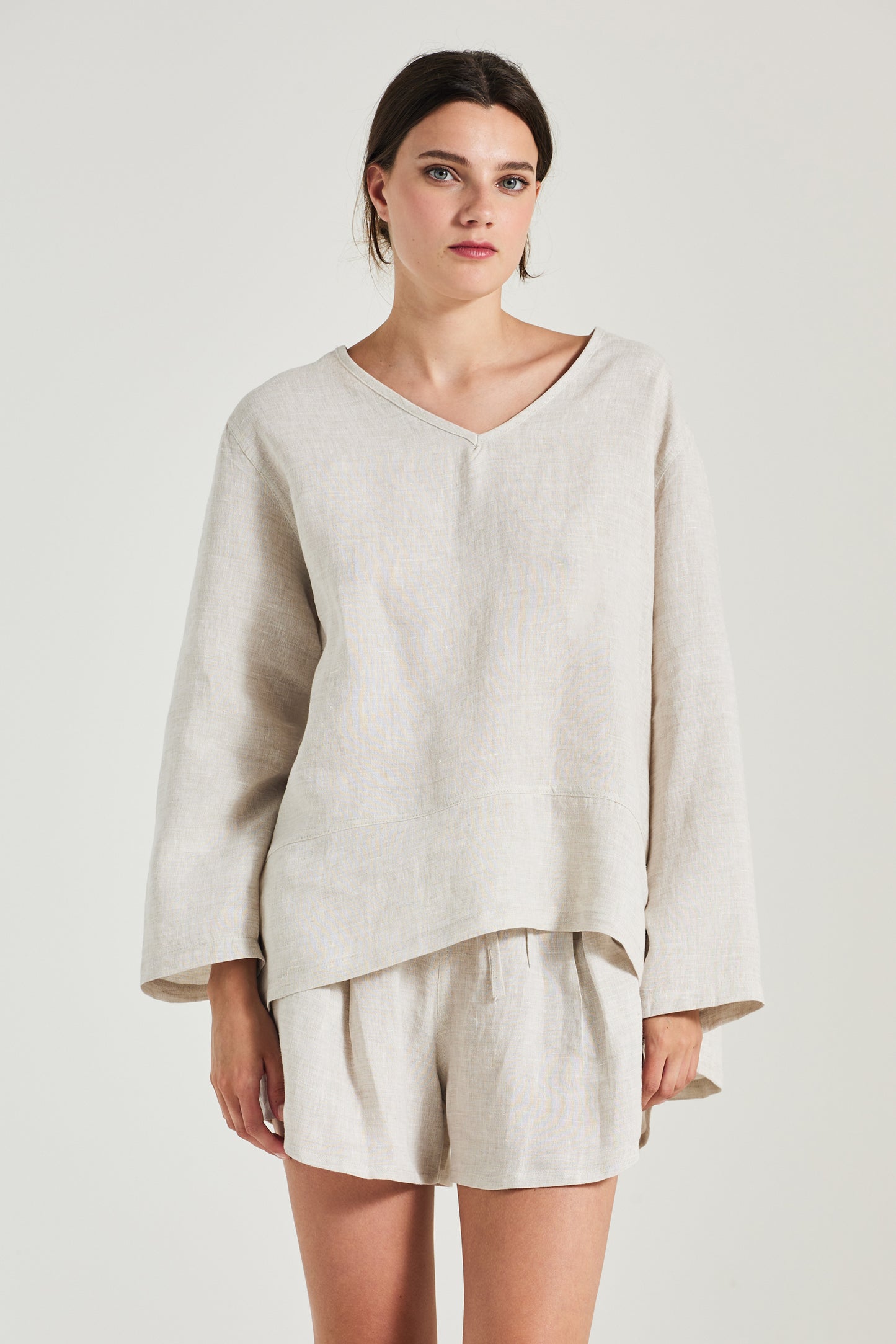 Linen Blouse With V-Neck And Long Sleeves