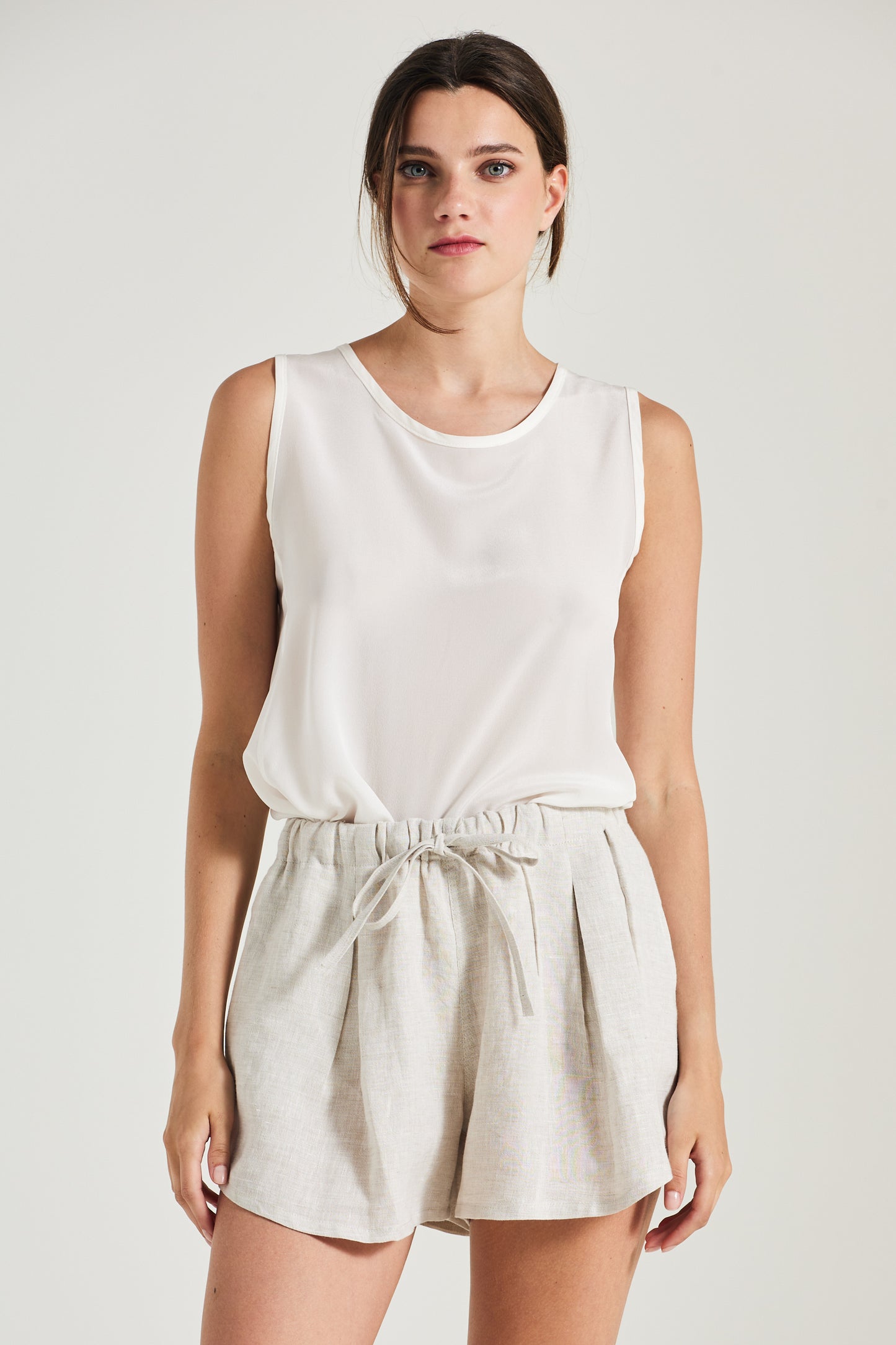 Linen Shorts With Front Ribbon And Pockets