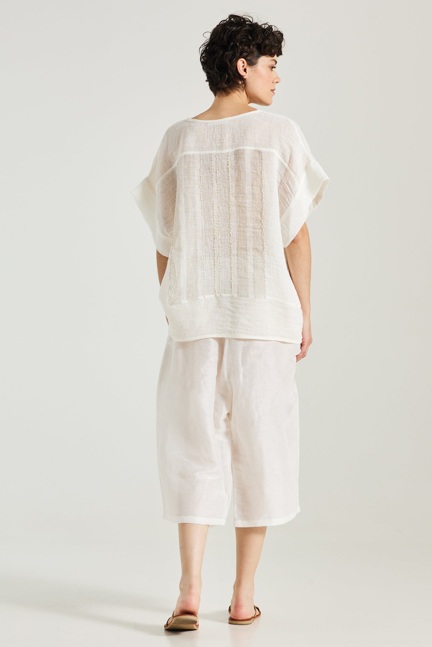 Linen Blouse With Short Sleeves And Gold Vertical Details
