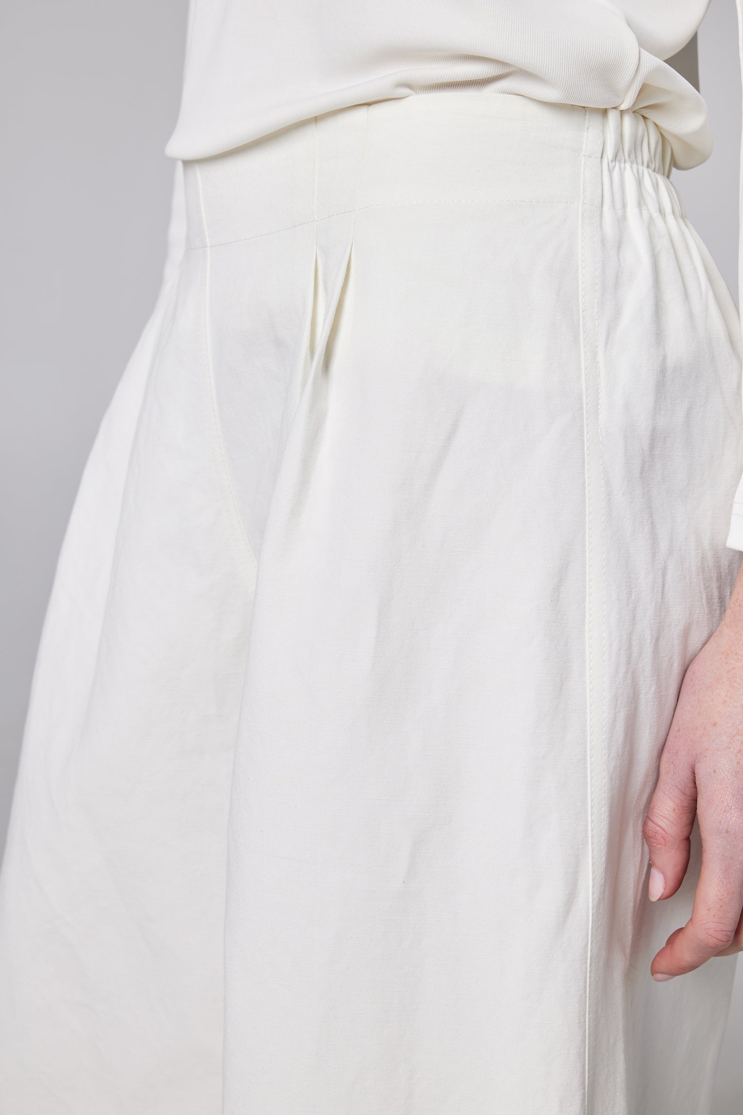 Cotton And Linen Wide Trousers With Elastic Back