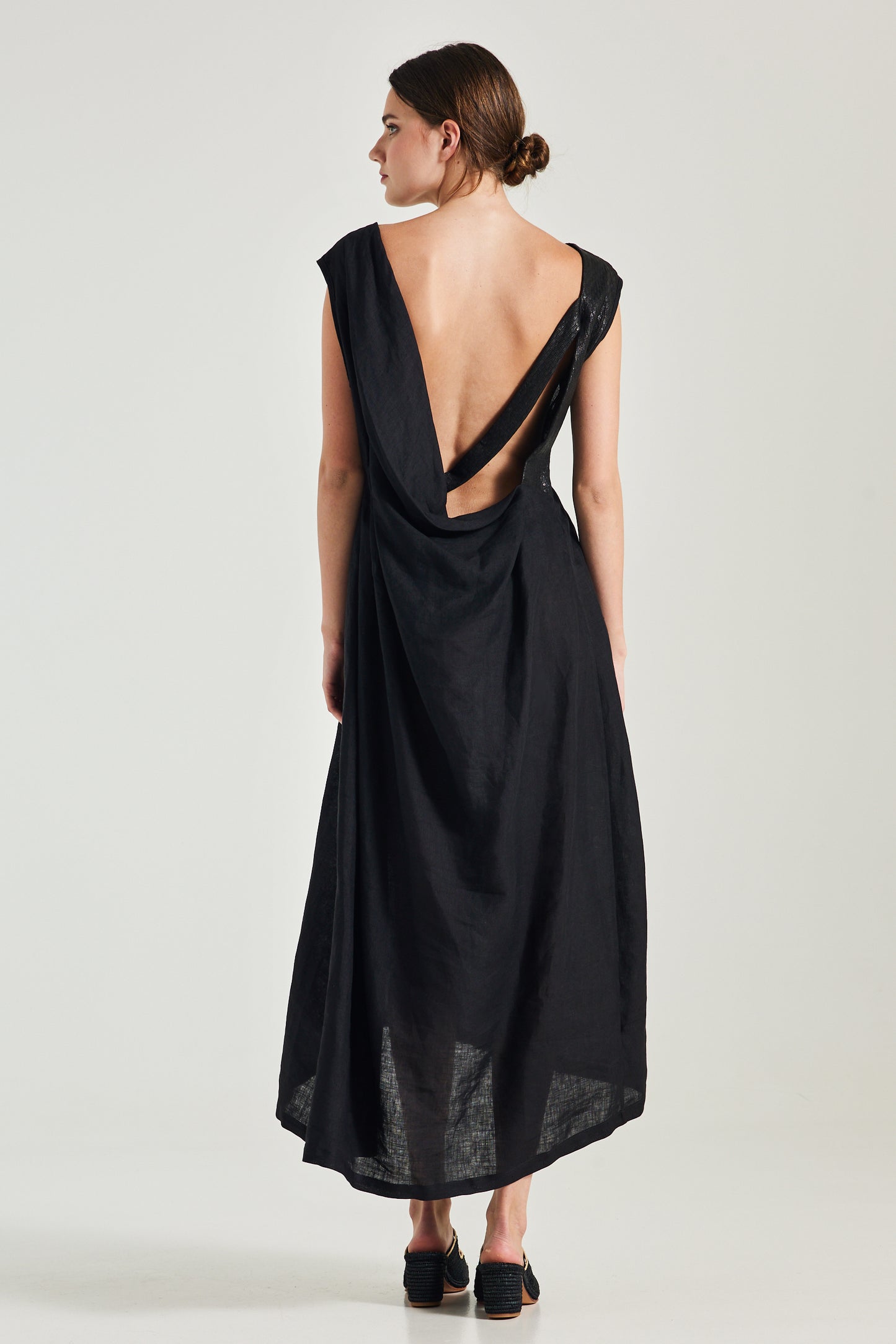 Linen Dress With Asymmetric Open Back With Leather
