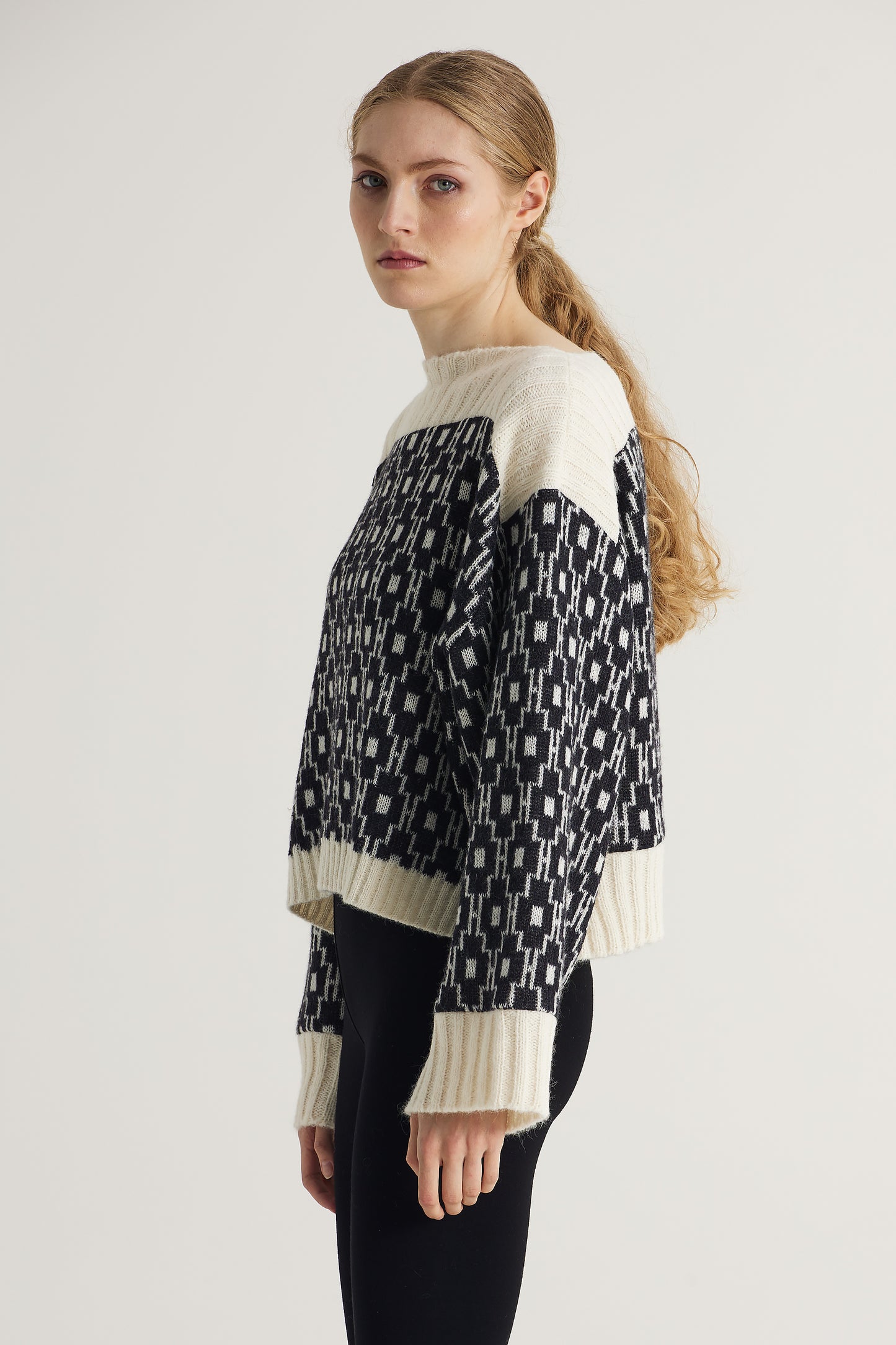Wool Sweater With Bicolor Knitted Pattern