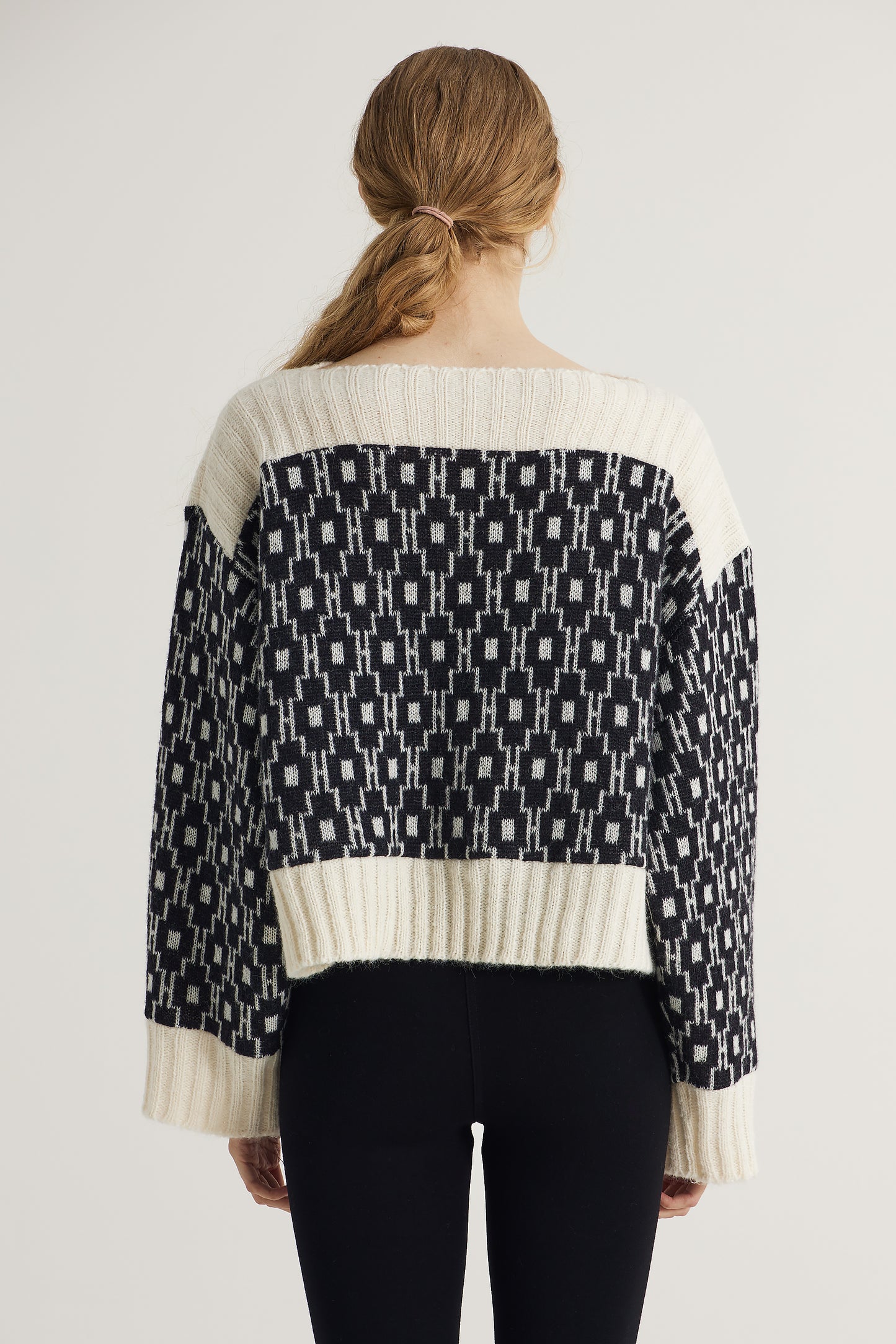 Wool Sweater With Bicolor Knitted Pattern