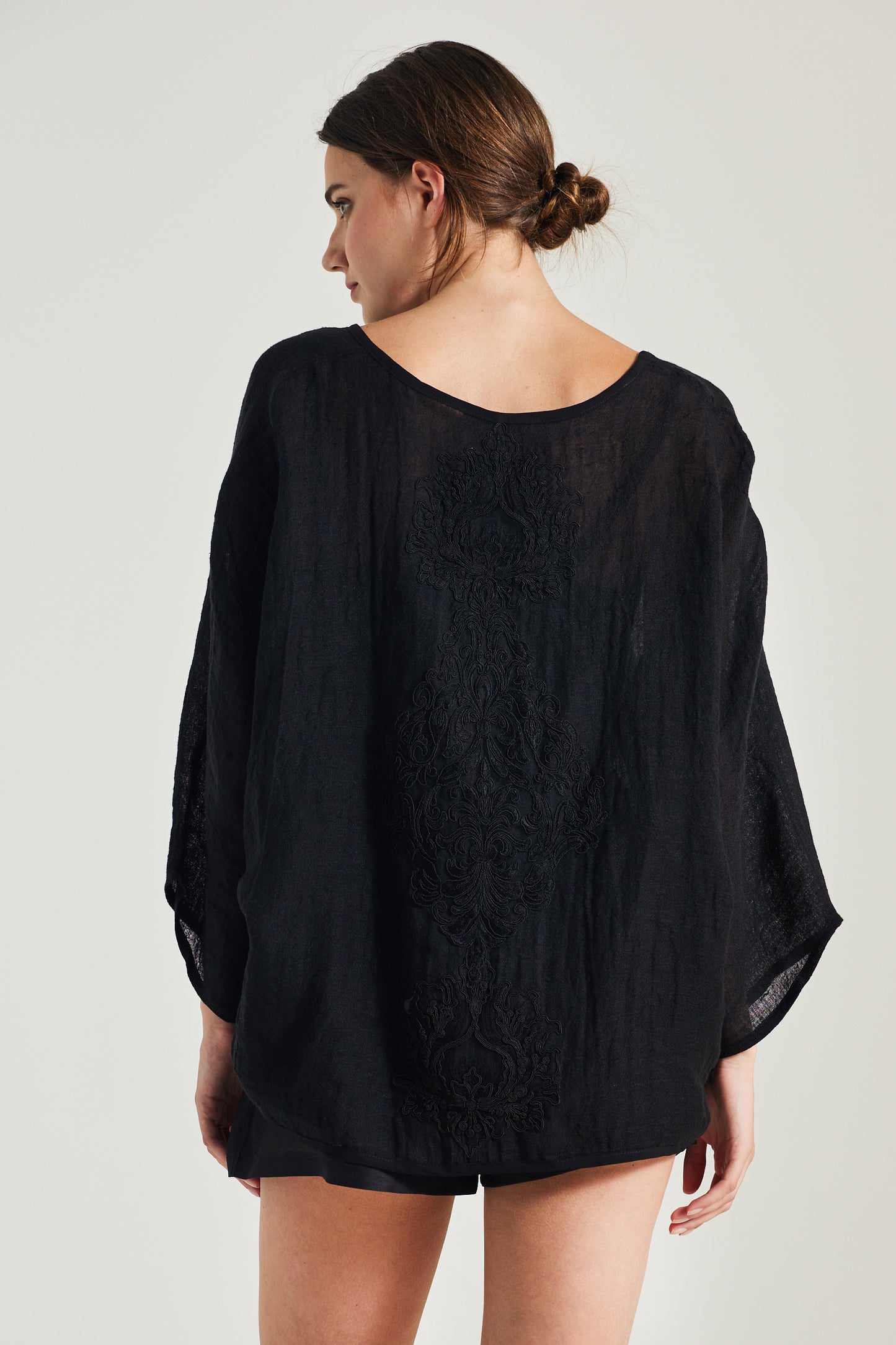 Linen Blouse With Middle Lace Details