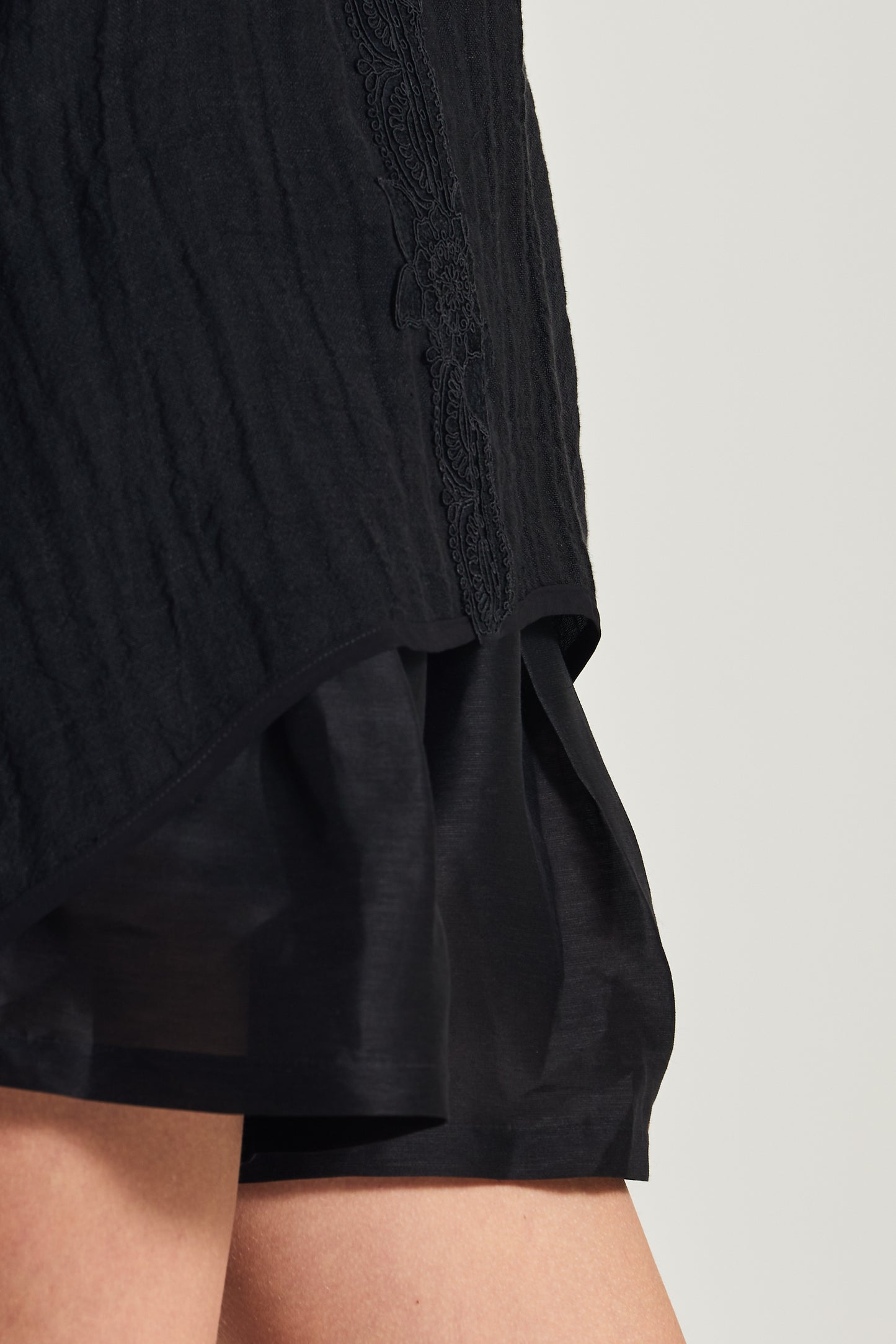 Linen Blouse With Middle Lace Details