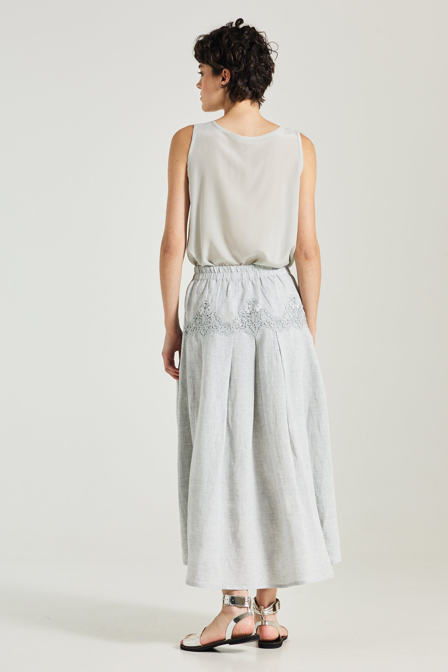 Linen Skirt With Hips Lace Details And Elastic Waistband