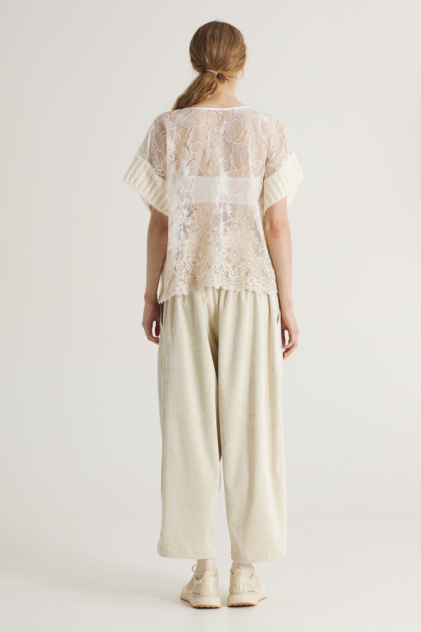 Wool Knitwear Blouse With Short Sleeve And Lace Details