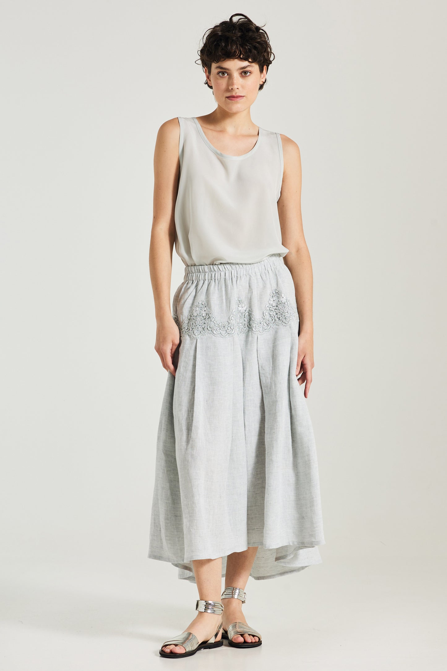 Linen Skirt With Hips Lace Details And Elastic Waistband