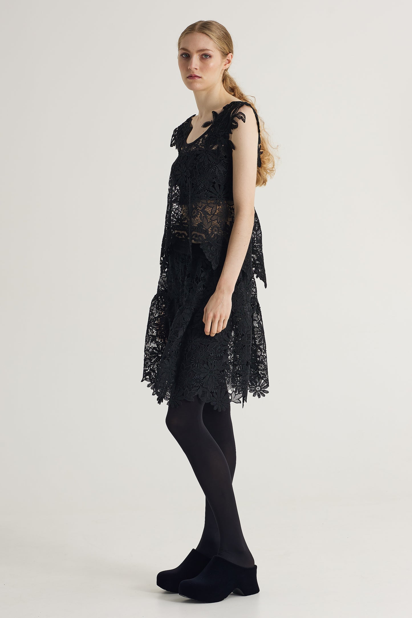 Lace Sleeveless Blouse