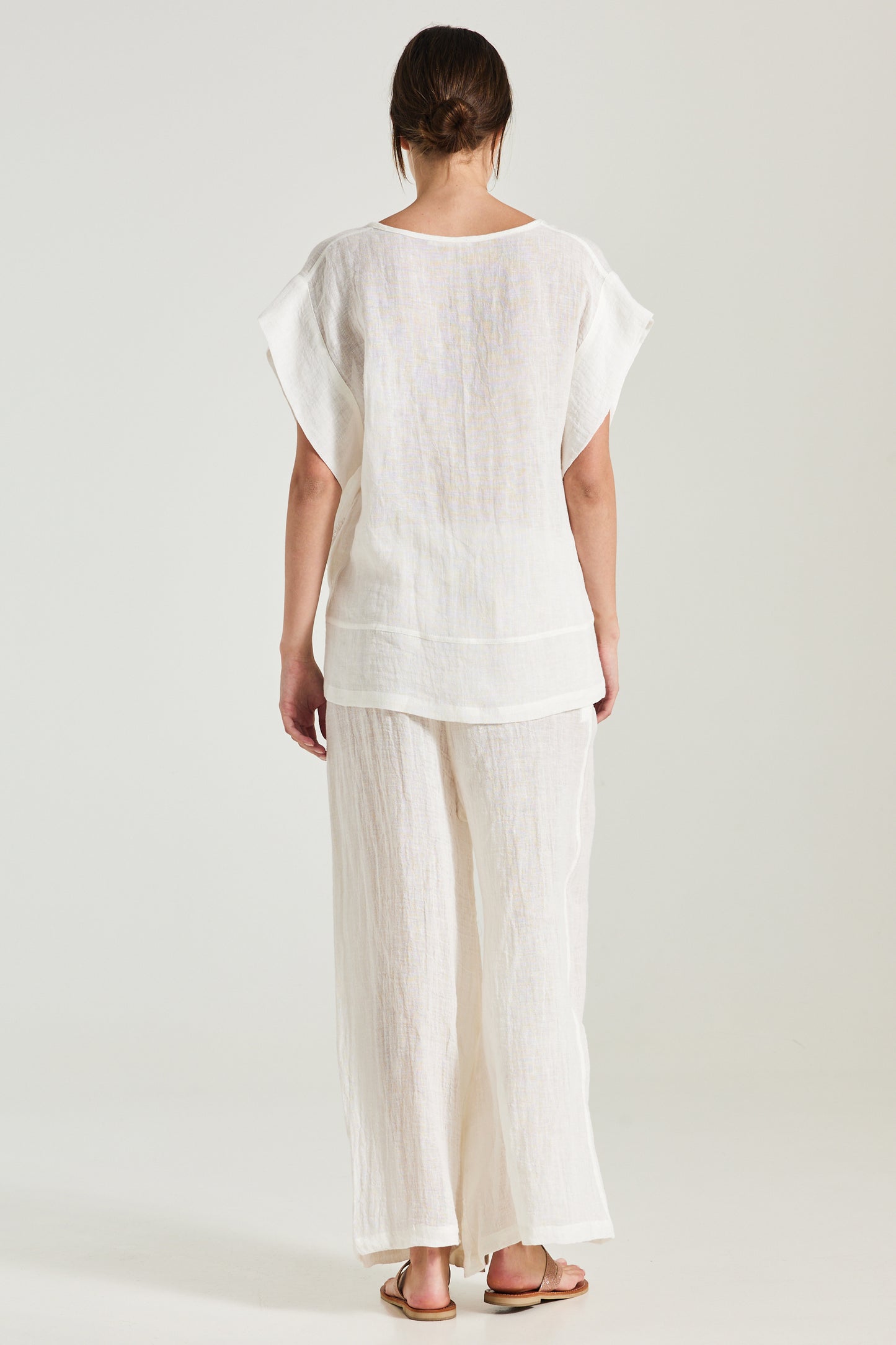 Linen Blouse With Bottom-Front Lace Details