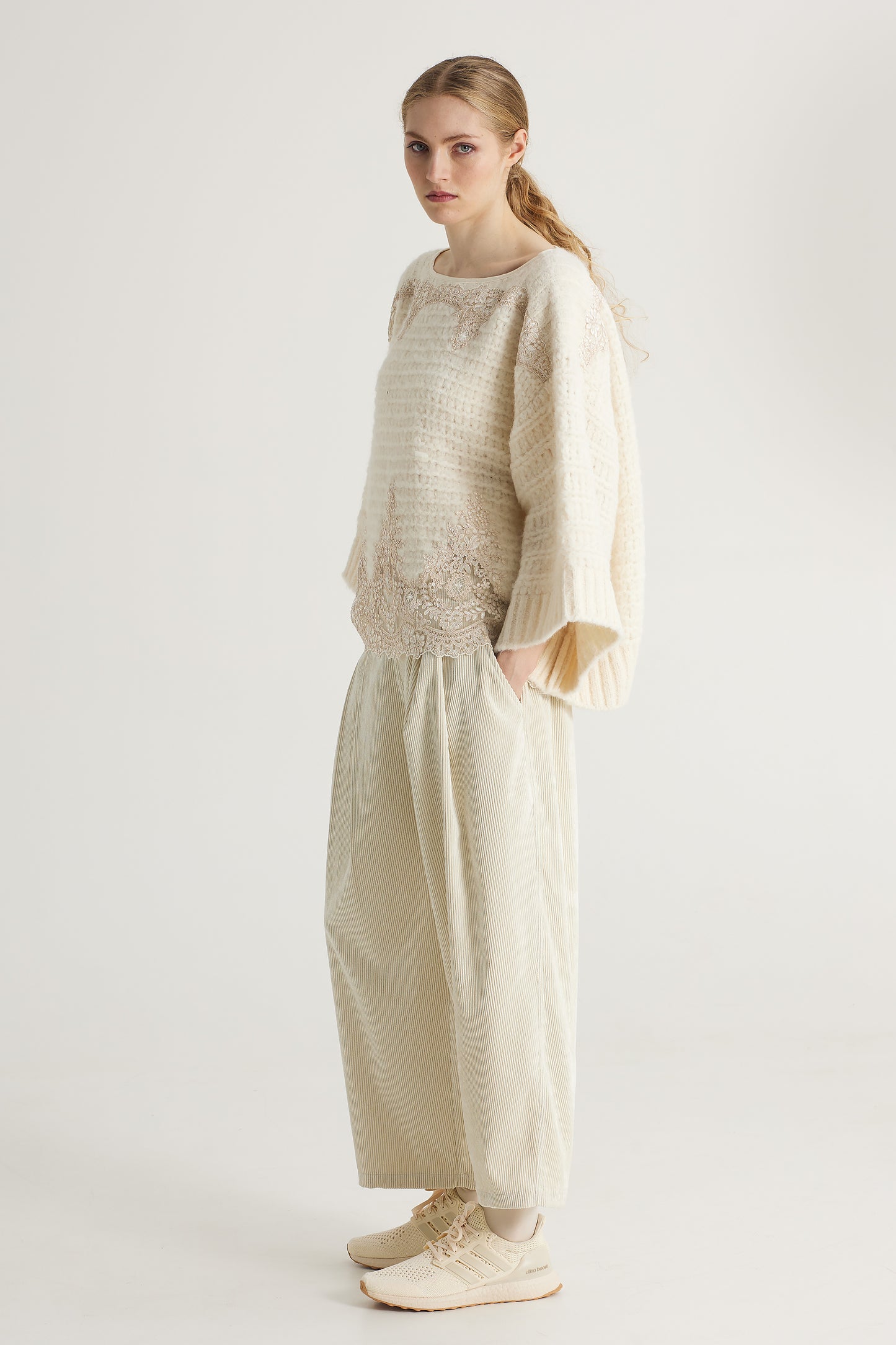 Knitwear Blouse With Lace Top And Bottom Details