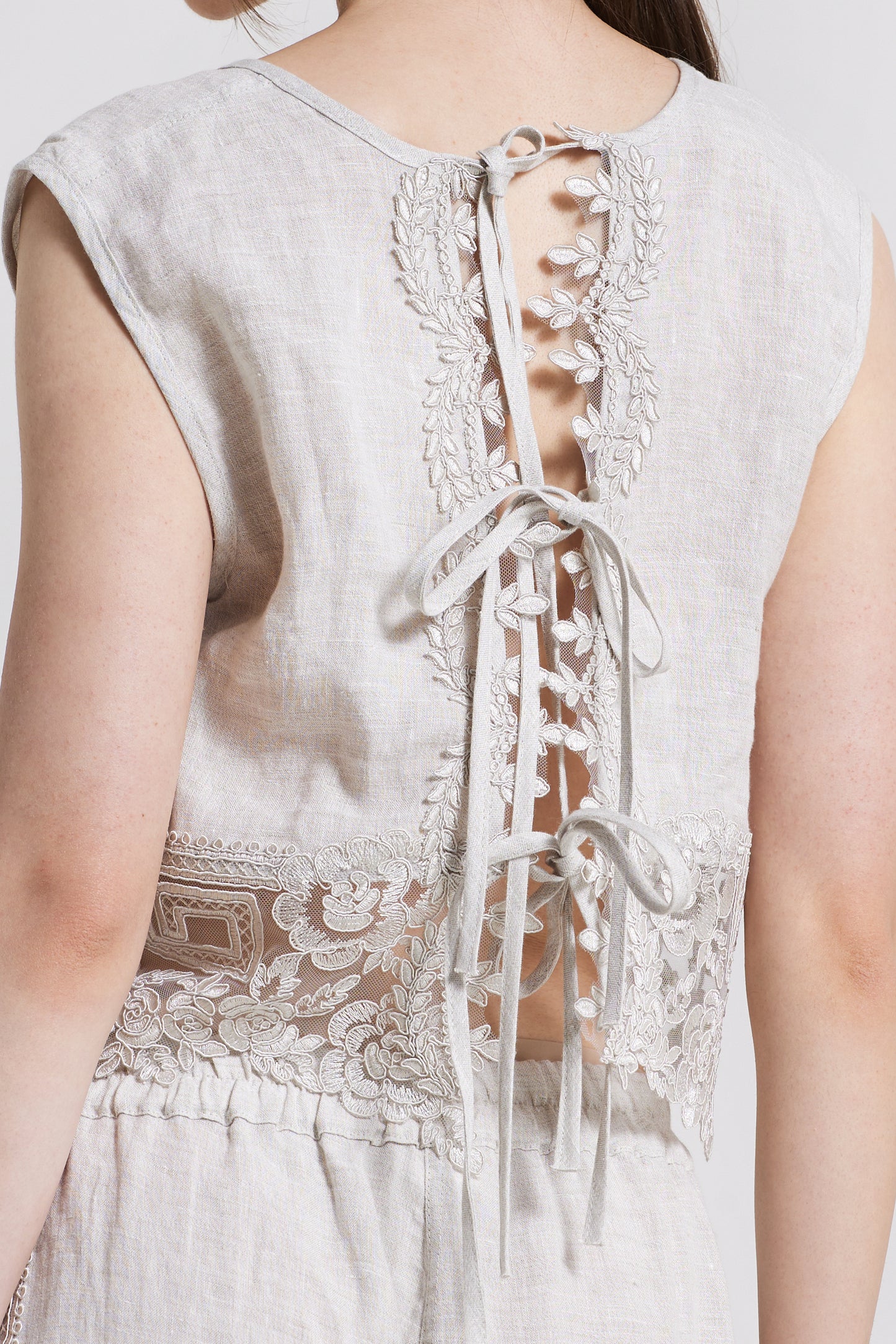 Linen Blouse With Lace Open Back Ribbons