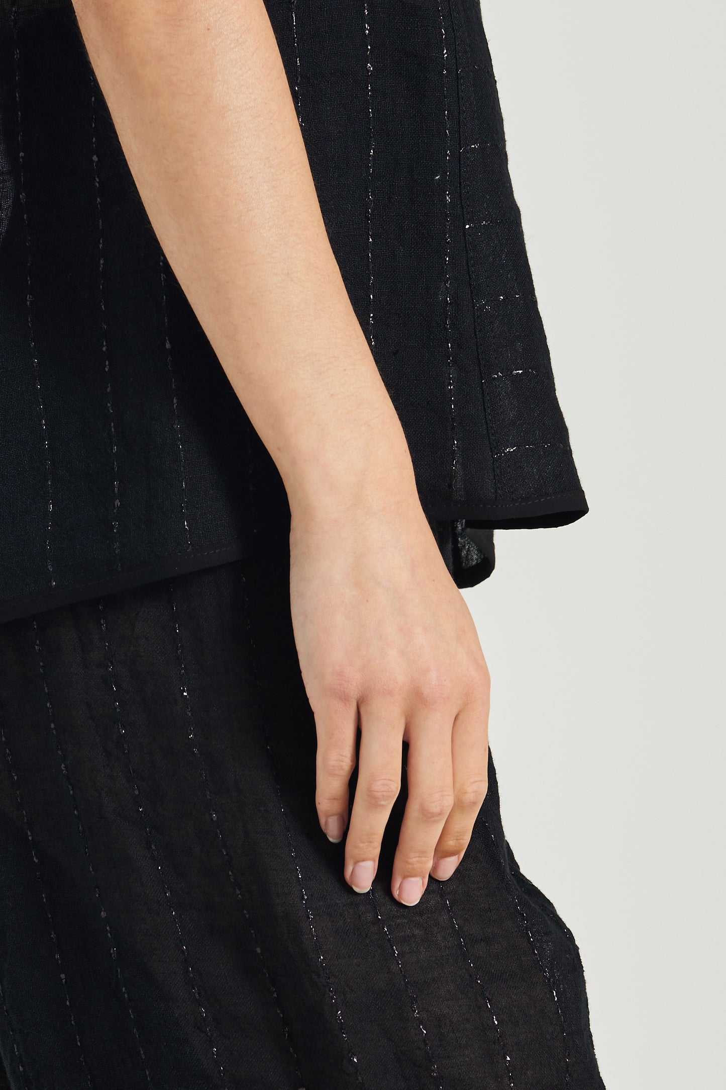 Linen Sleeveless Blouse With Horizontal Shinny Details