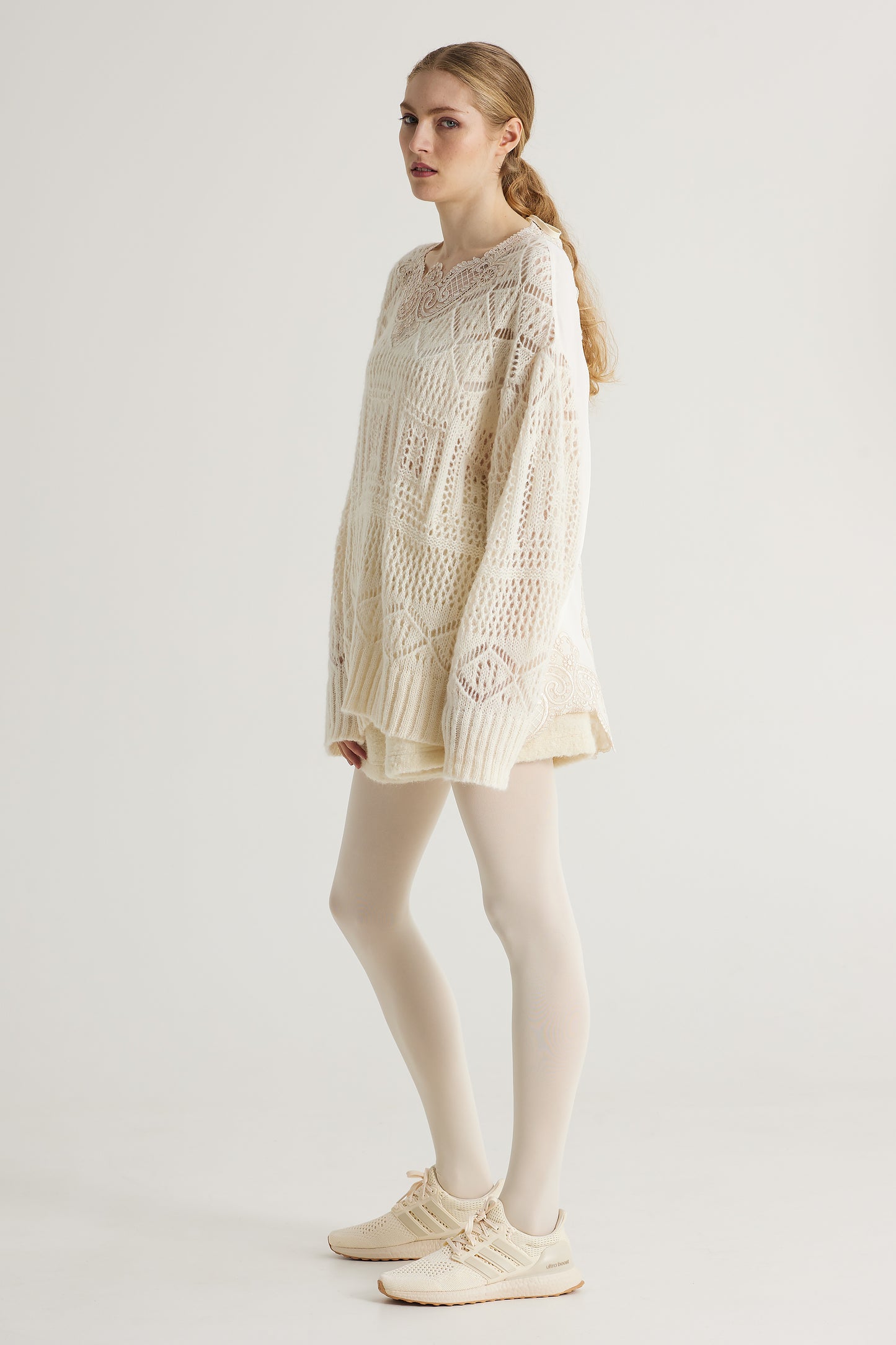 Knitwear Wool Blouse With Open Back Lace Details