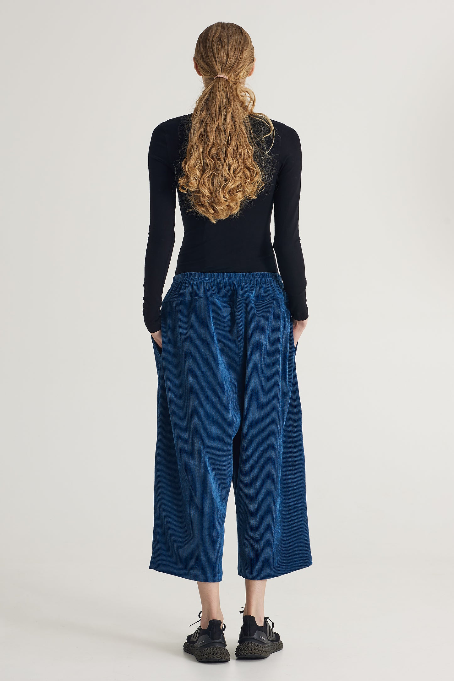 Corduroy Trousers With Pockets And Elastic Waistband
