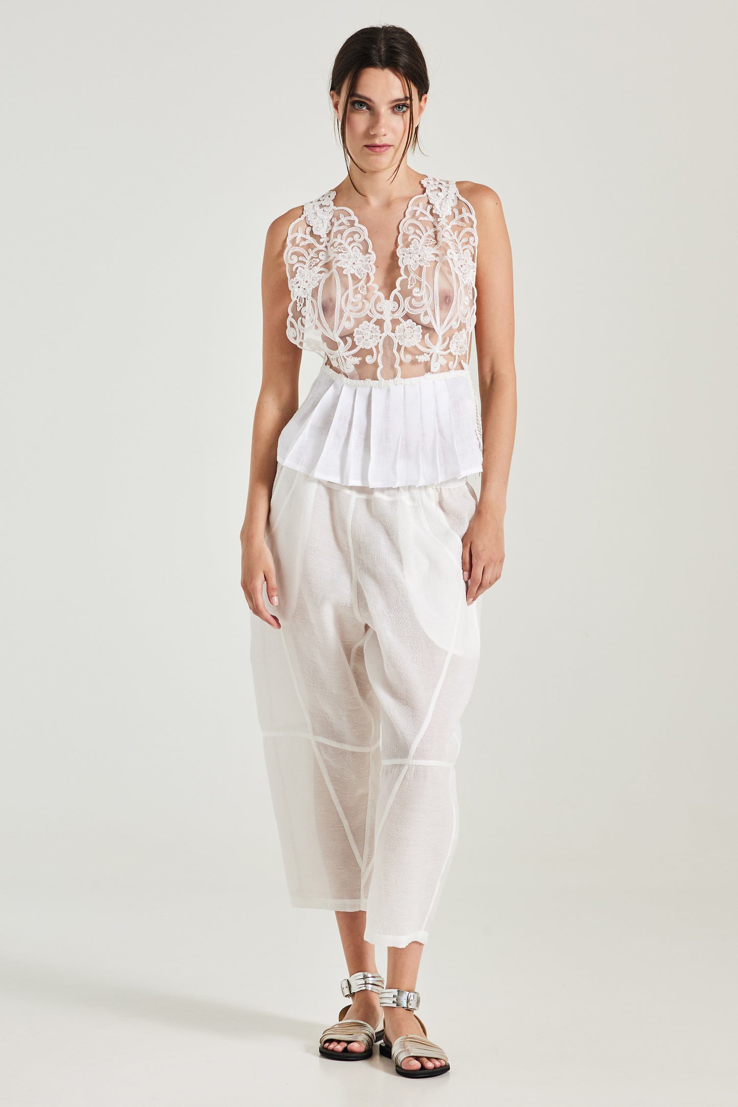 Lace Blouse With Open Back And Bottom Ribbon
