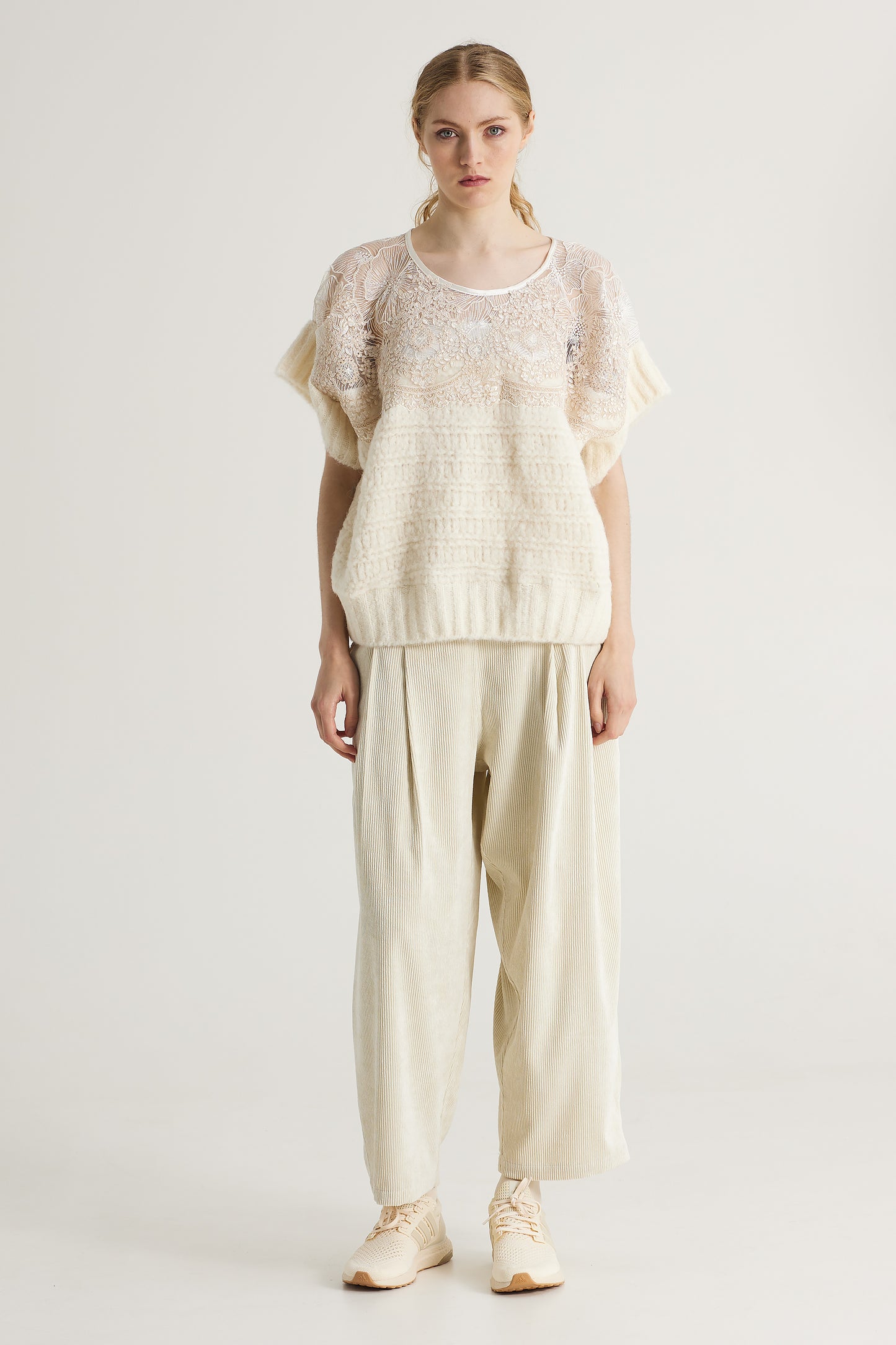 Wool Knitwear Blouse With Short Sleeve And Lace Details