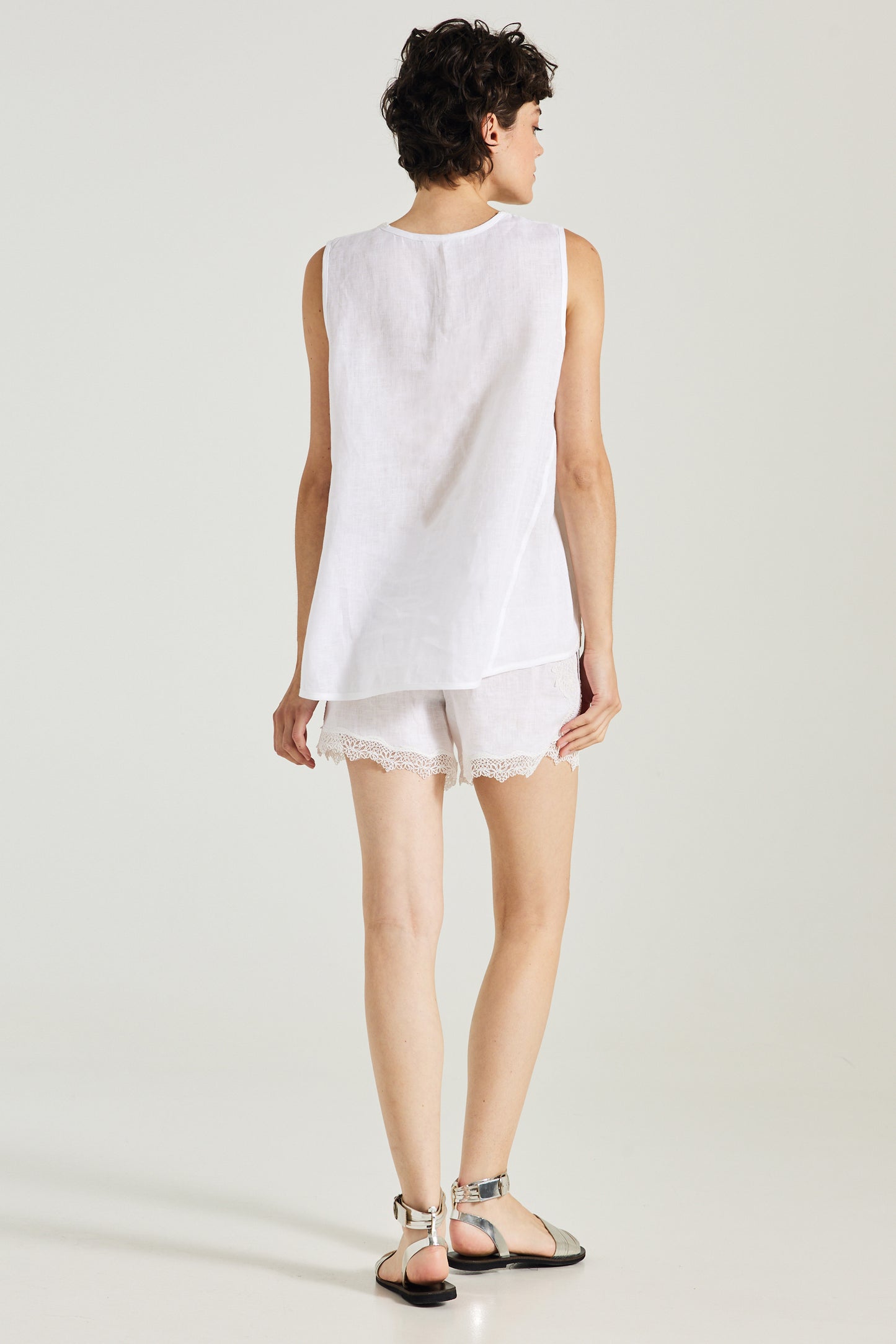 Top With Neckline Lace Details