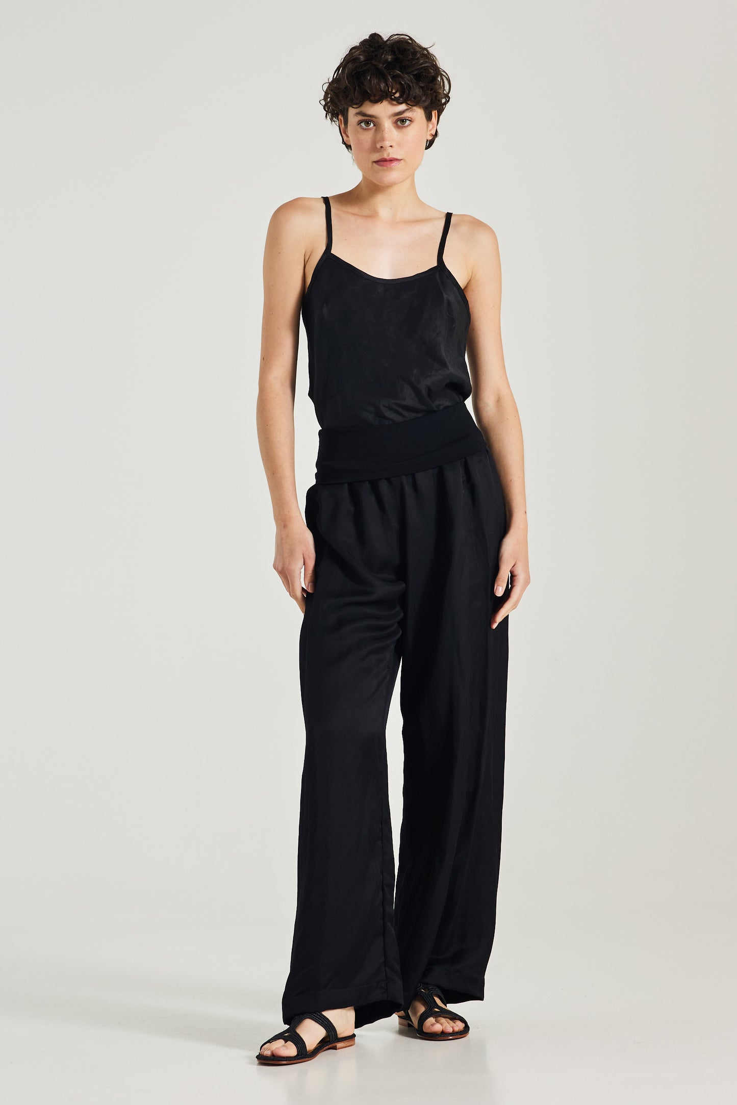 Trousers With Adjustable Waistband