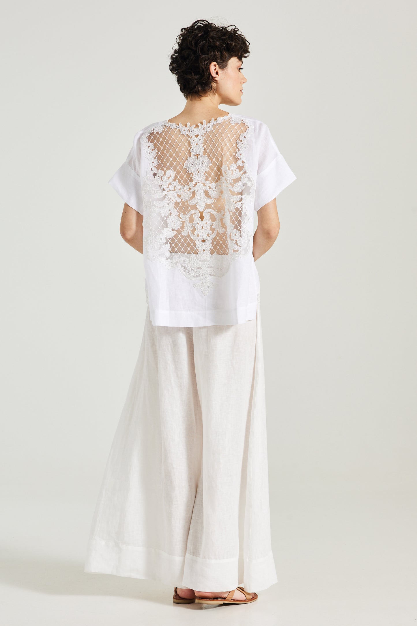 Linen Shirt With Bottom Lace Details And Open Back