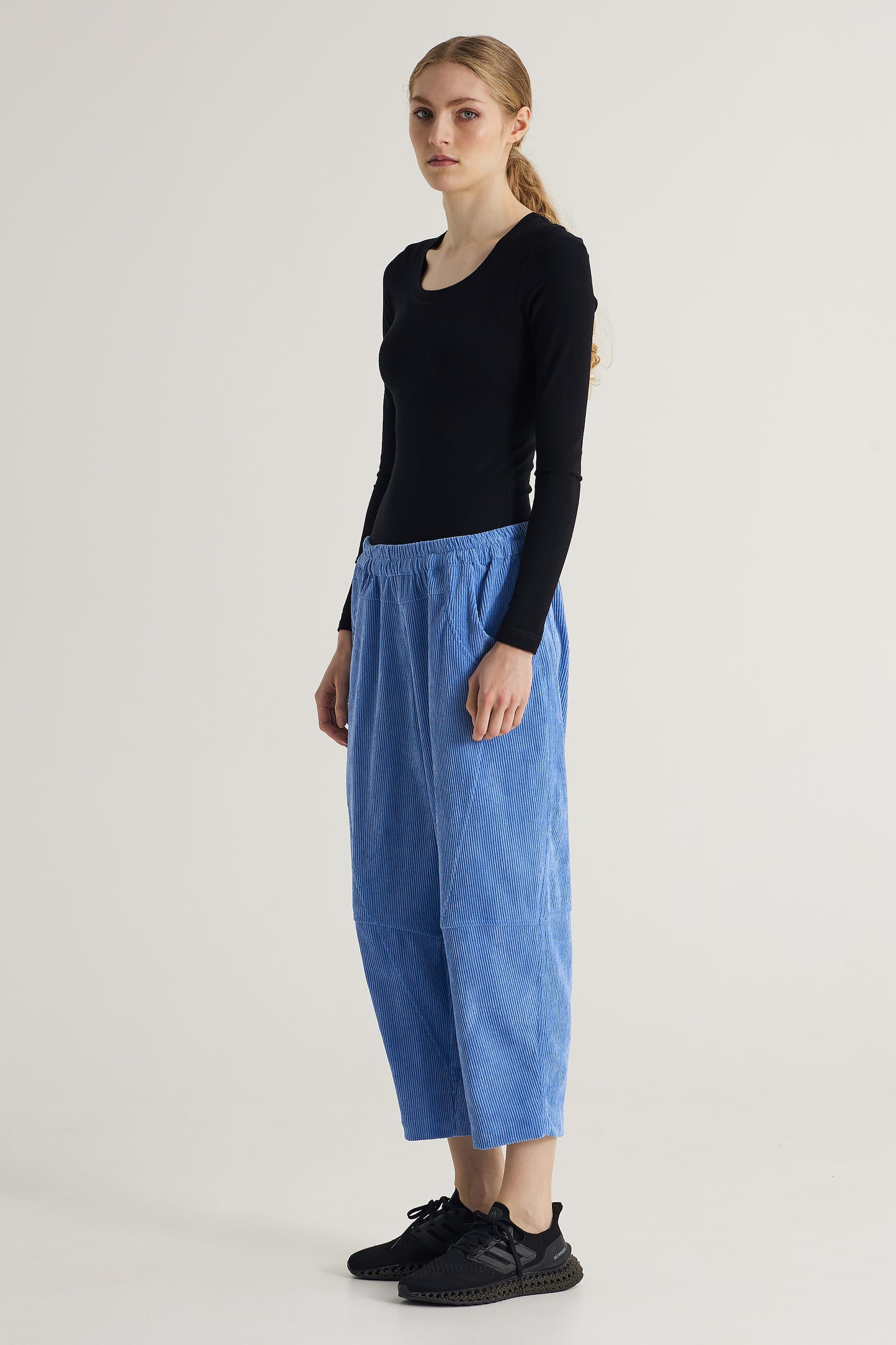 Corduroy Trousers With Frond Pockets And Elastic Waistband