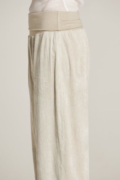 Straight Trousers With Elastic Waistband