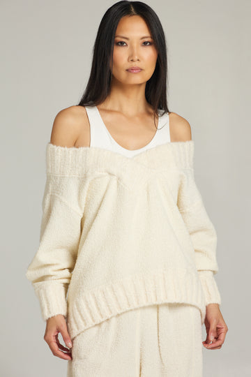 Open shoulders wool blouse