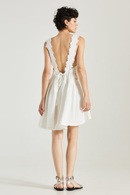 Dress With Middle Lace And Open Back