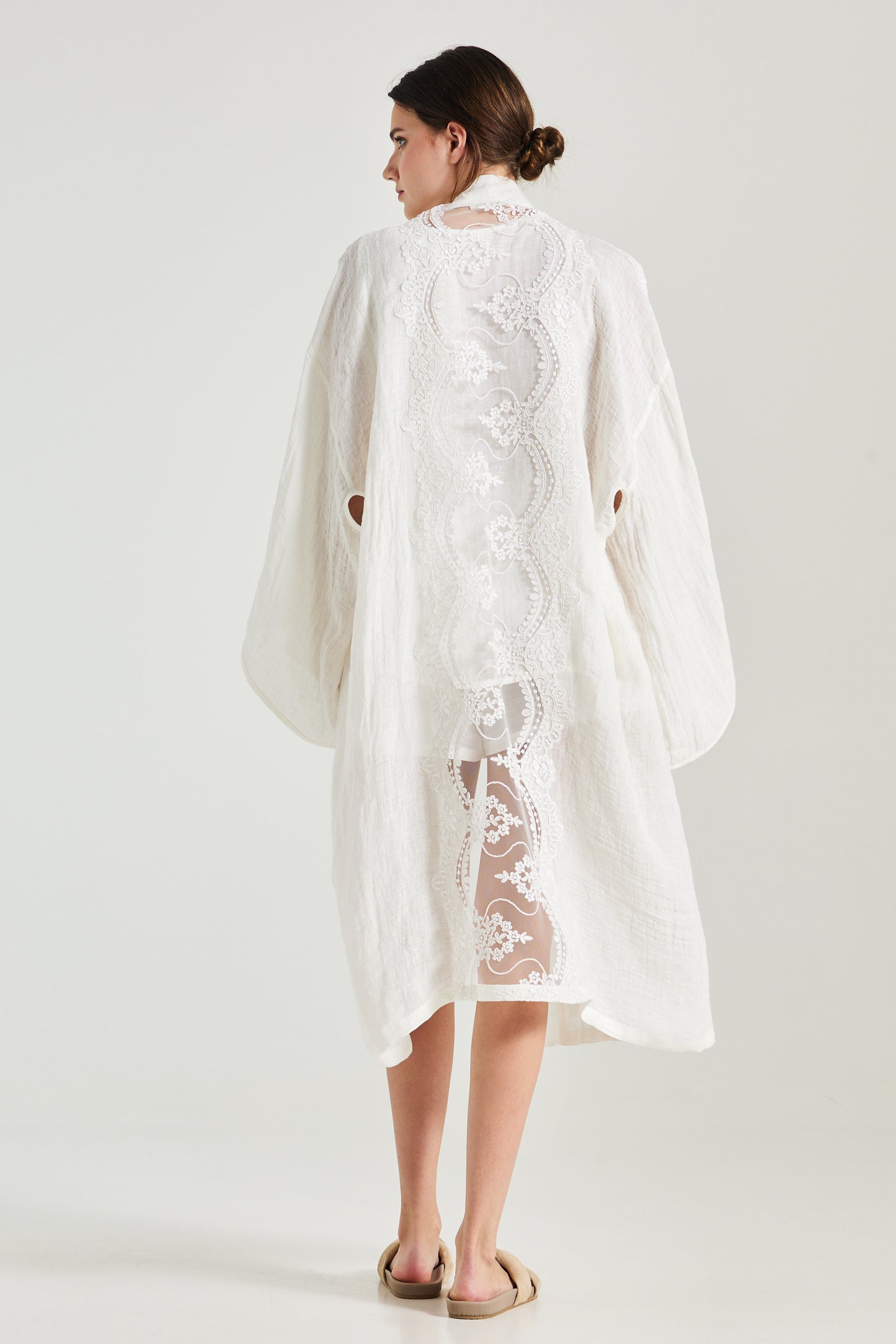 Linen Kimono With Lace Back Details