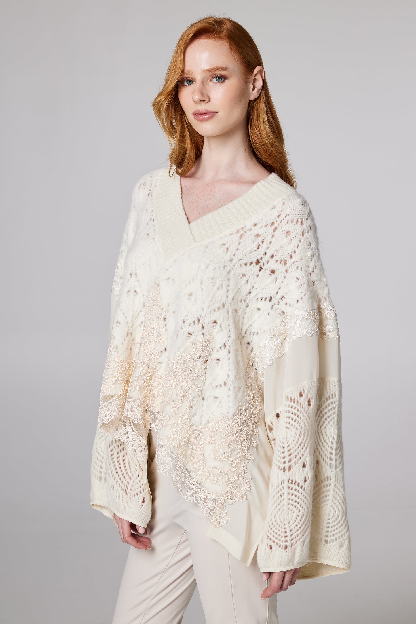 V-Neck Wool Knitwear Sweater With Long Sleeves