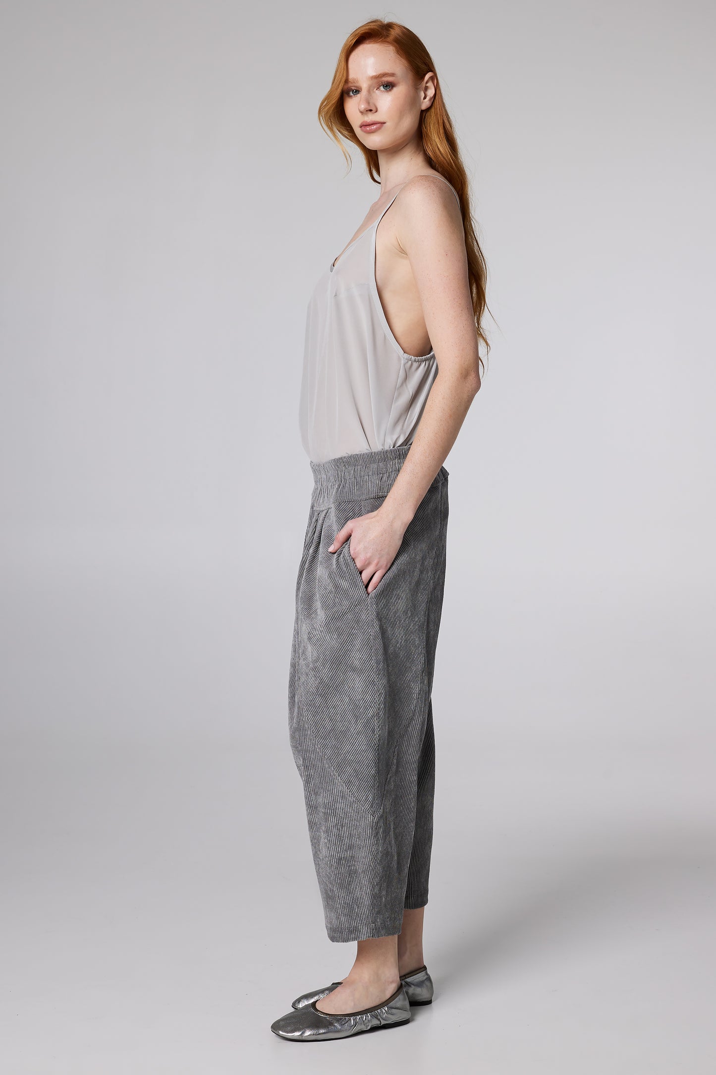 Corduroy Low-Rise Trousers With Pockets