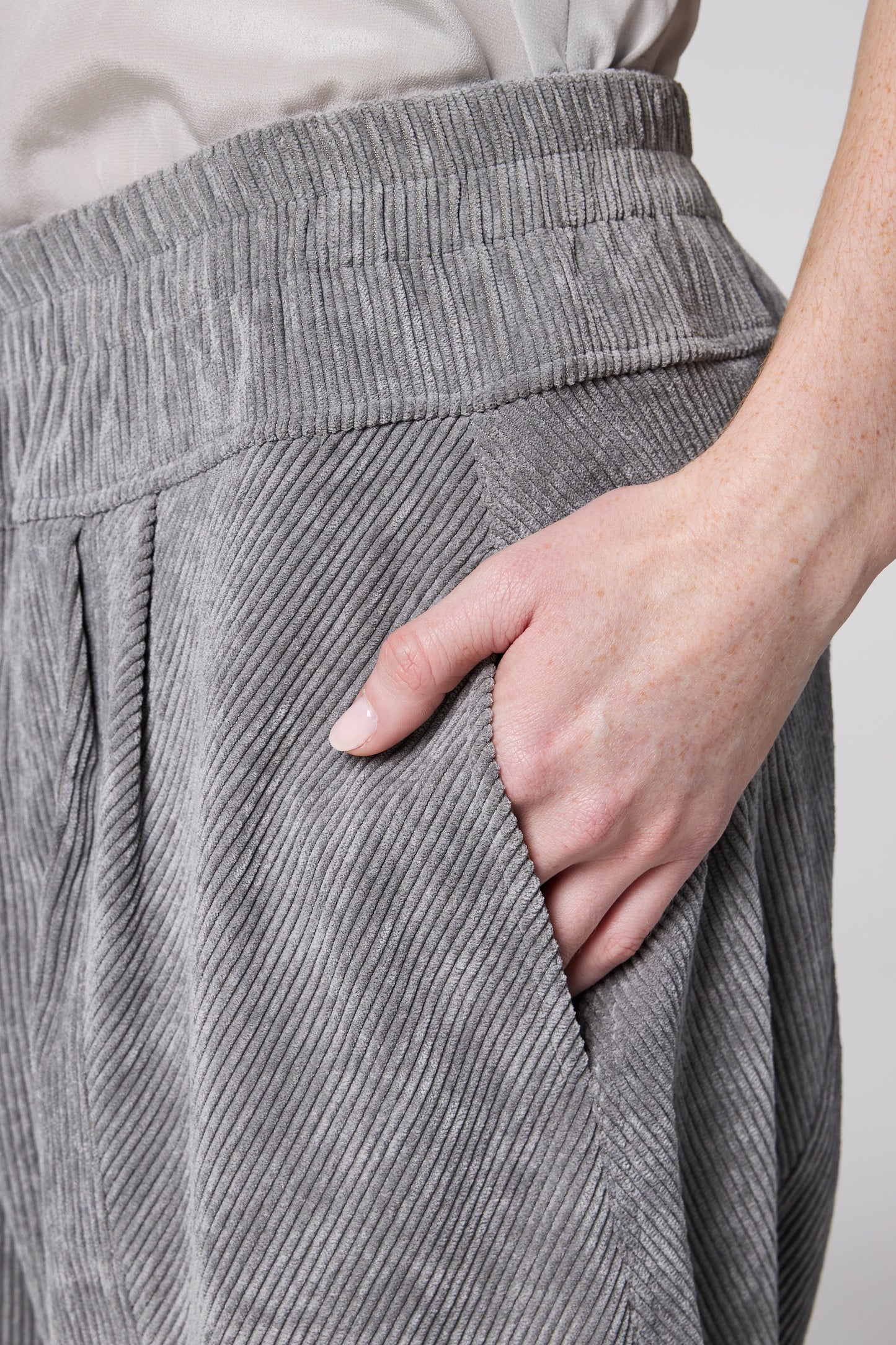 Corduroy Low-Rise Trousers With Pockets