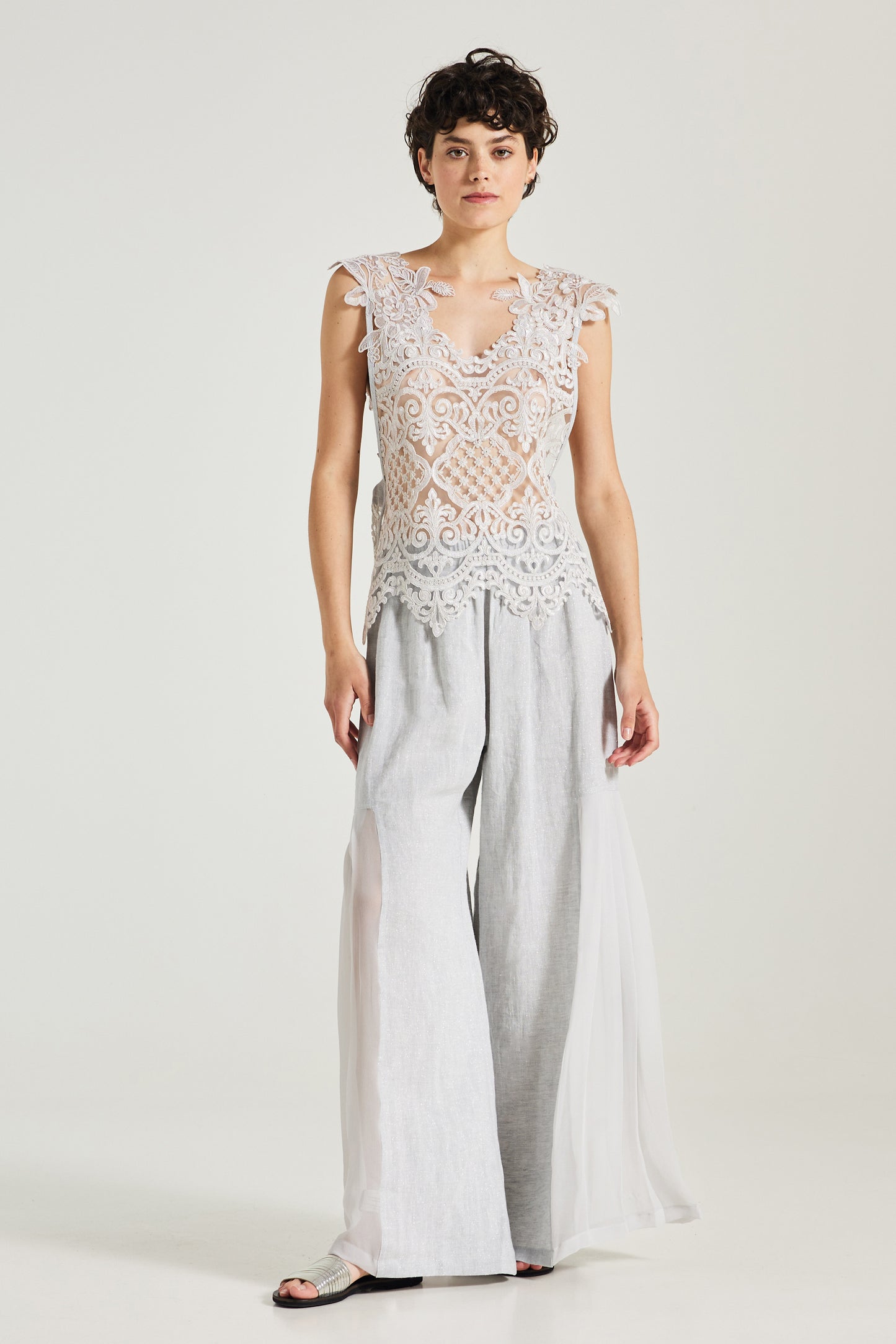 Lace Blouse With Open Back And Linen Ribbon