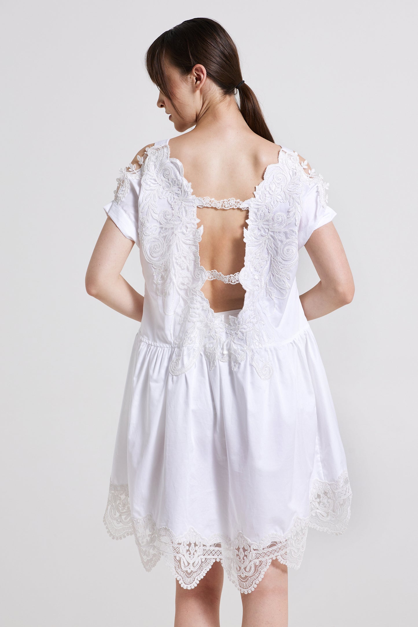 High Low Cotton Dress With Open Back And Sleeves