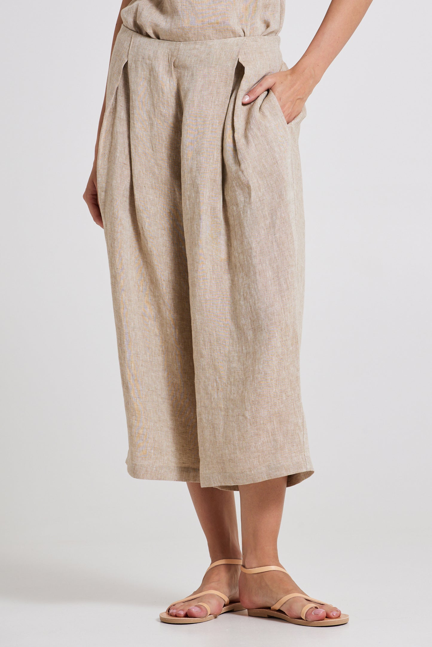 Capri Linen Trousers With Pockets