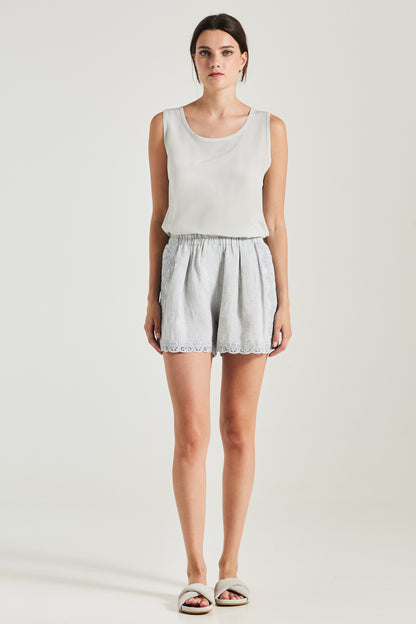 Linen Shorts With Elastic Waistband And Side And Bottom Lace