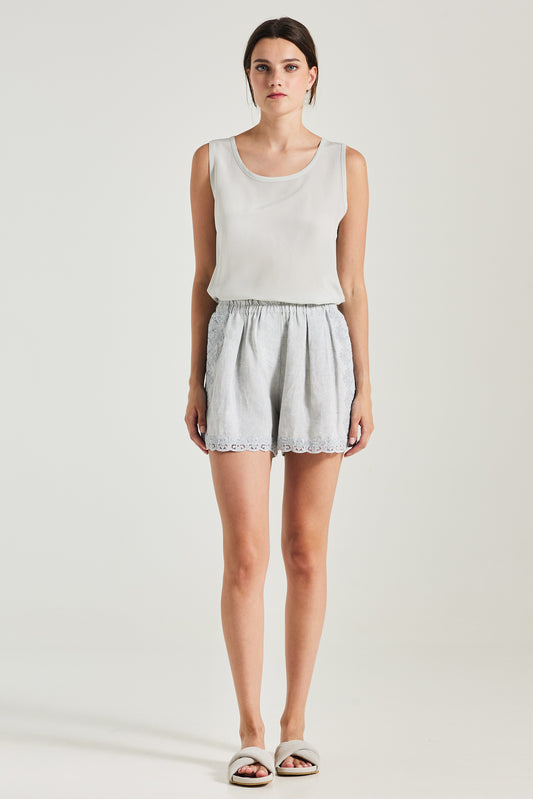 Linen Shorts With Elastic Waistband And Side And Bottom Lace