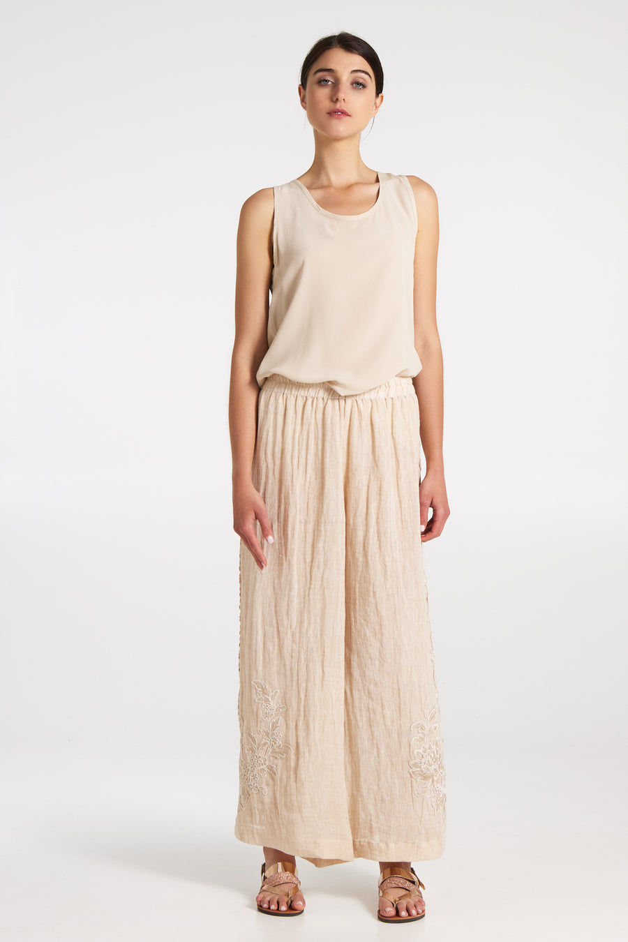 Linen pants with lace